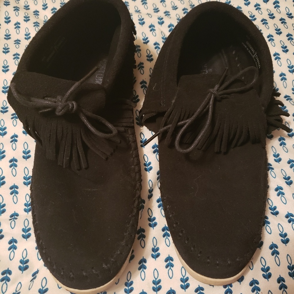 Black Minnetonka Bootie Moccasins Size 10